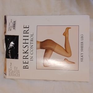 Berkshire Sheer leg, control top panty hose